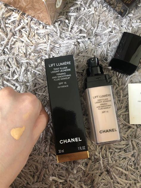 buy Chanel lift lumiere foundation